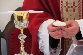 Позволительно ли православным молиться в еретическом храме?