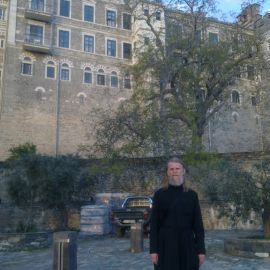Ватопед - православный греческий мужской монастырь, второй в иерархии афонских монастырей, один из самых древних, богатых и обширных Поездка отца Виктора на Афон. Апрель 2013