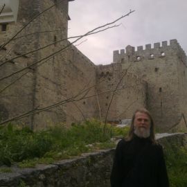 Иверский монастырь или Ивирон — третий по значимости монастырь Афона, основан в 980—983 году грузинами Поездка отца Виктора на Афон. Апрель 2013