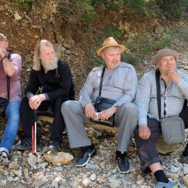 Паломники на привале Фотоотчет из поездки на Афон 2017
