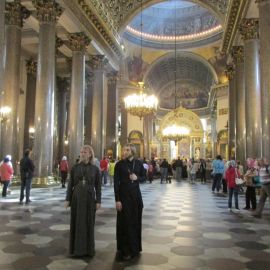 Отец Виктор и отец Андрей в Казанском соборе Паломническая поездка к святыням Санкт-Петербурга