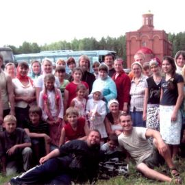 Алапаевск. мон-рь, на месте, где были брошены живыми в шахту кн. Елисавета, ин. Варвара и др. члены Царского рода Екатеринбург 2008